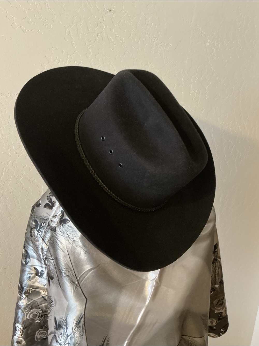 Wrangler Black Wide-Brim Felt Cowboy Hat - Picture 3 of 9